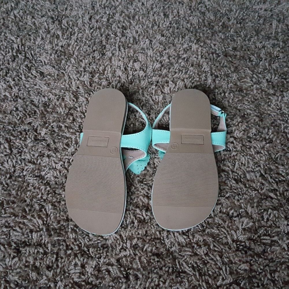 Spring Sandals with Bows - Picture 4 of 4